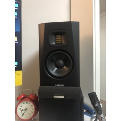 아담 스피커